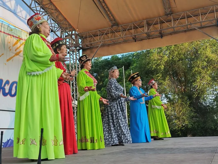 172053